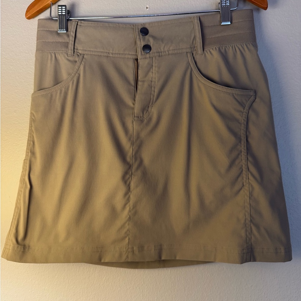 NWT - Title Nine Clamber 2.0 Hiking Skort - size 6.